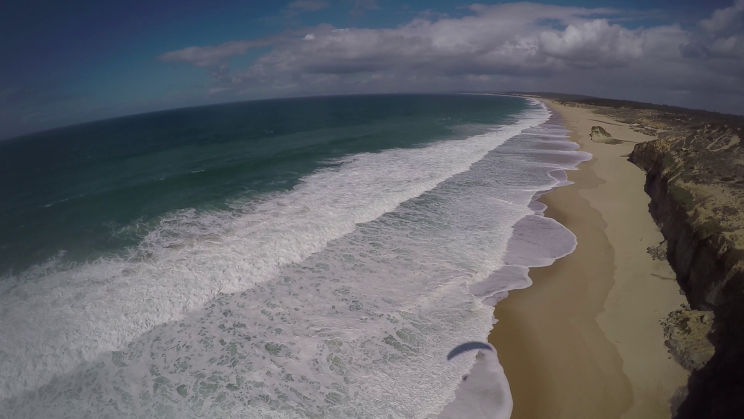 image vue aerienne ocean Praia de Meco Portugal